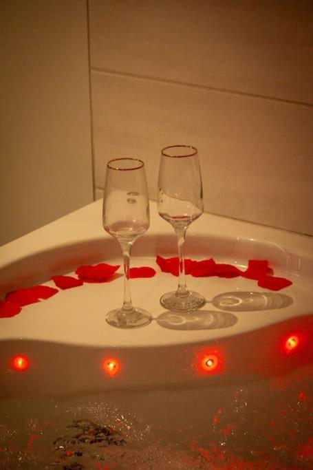 Escapade Suite อัลแบร์วิลล์ ภายนอก รูปภาพ